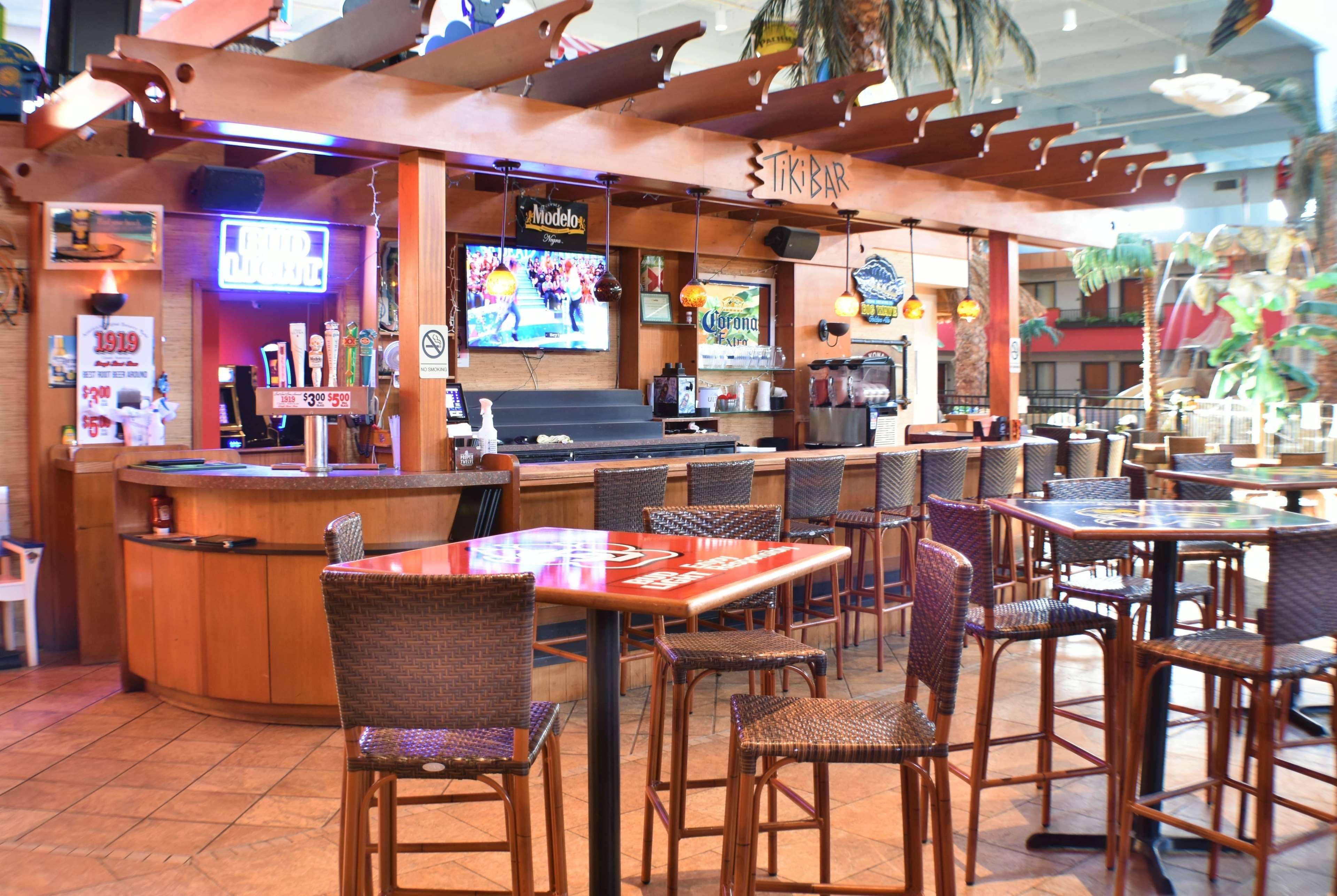 Ramada By Wyndham Sioux Falls Airport - Waterpark Resort & Event Center Kültér fotó