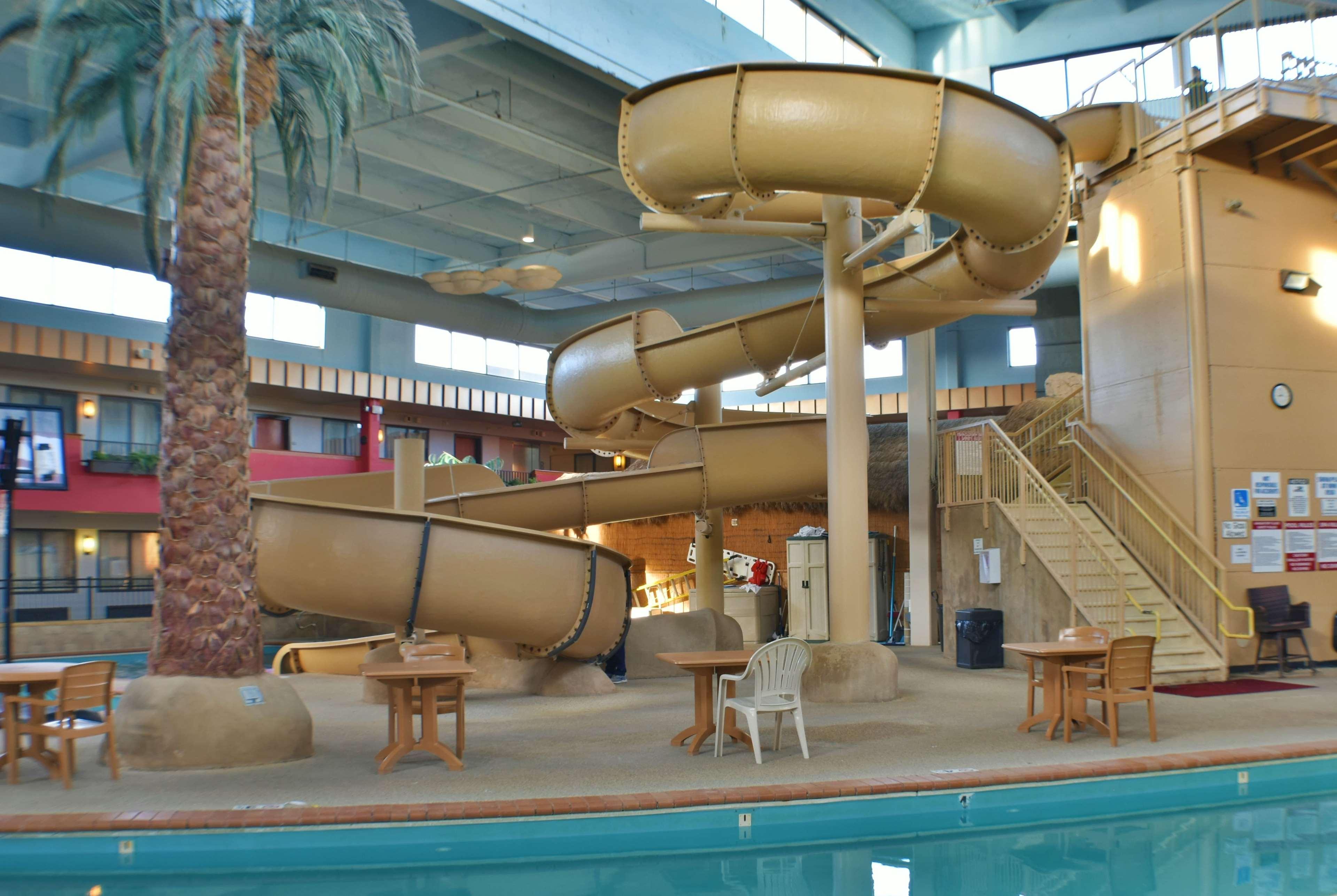 Ramada By Wyndham Sioux Falls Airport - Waterpark Resort & Event Center Kültér fotó