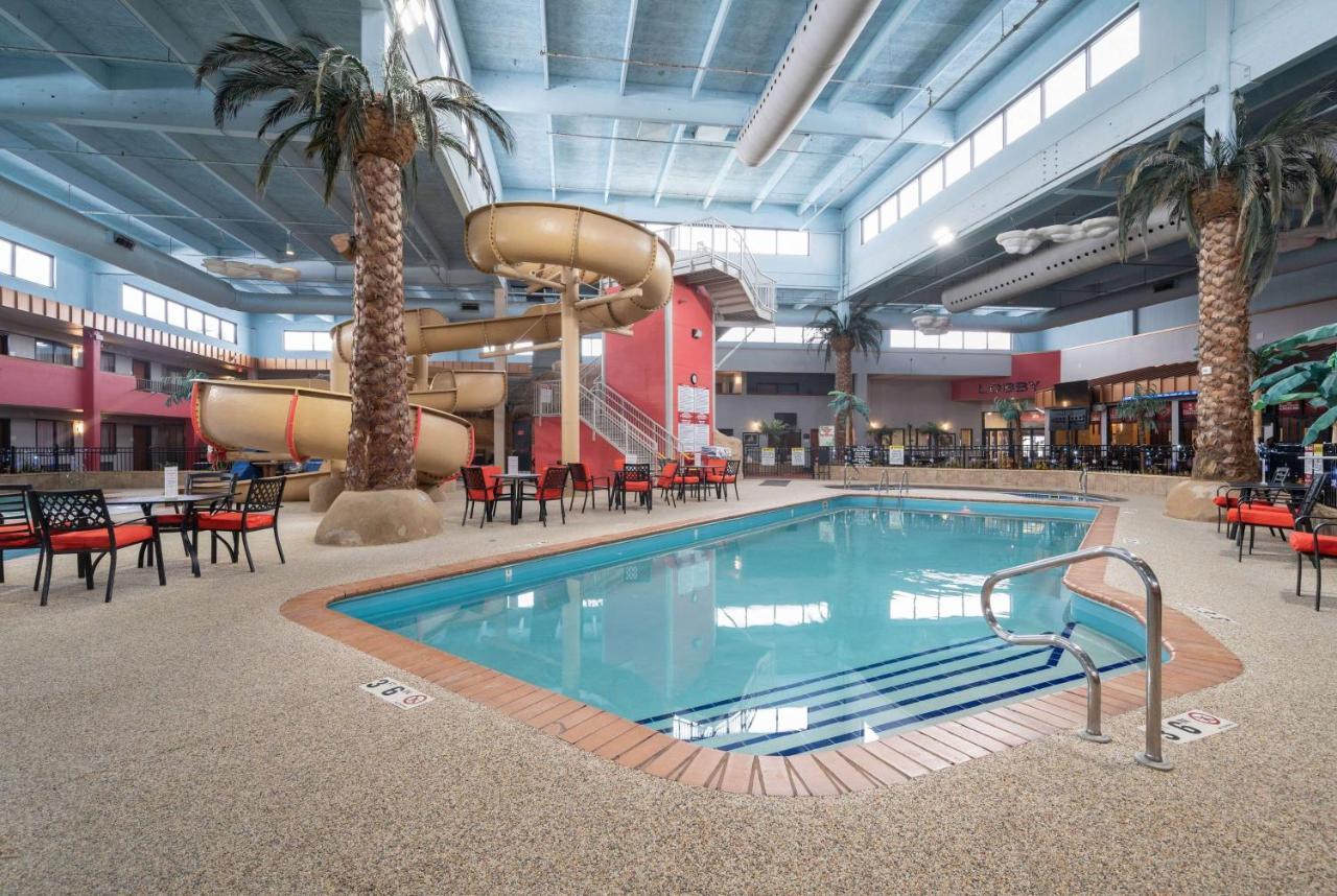 Ramada By Wyndham Sioux Falls Airport - Waterpark Resort & Event Center Kültér fotó