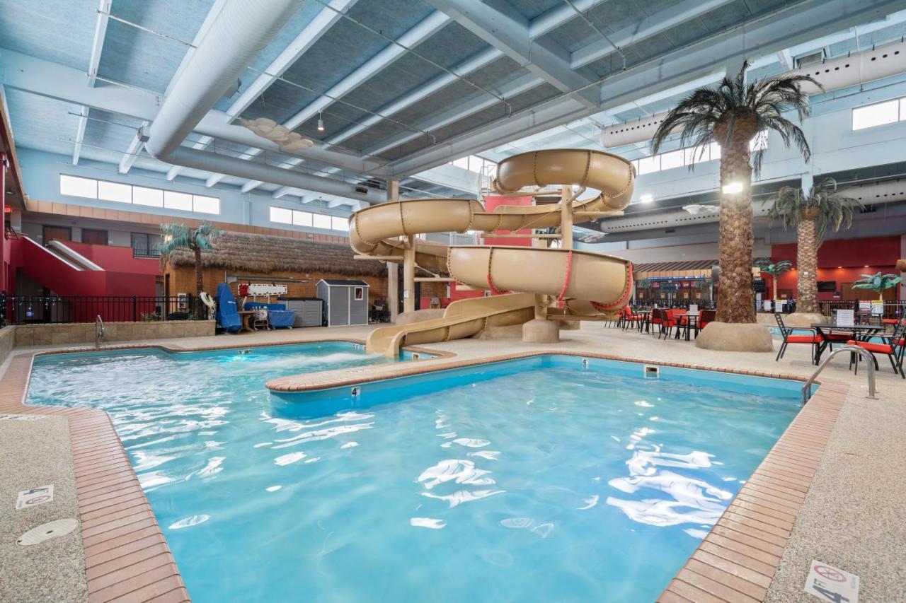 Ramada By Wyndham Sioux Falls Airport - Waterpark Resort & Event Center Kültér fotó