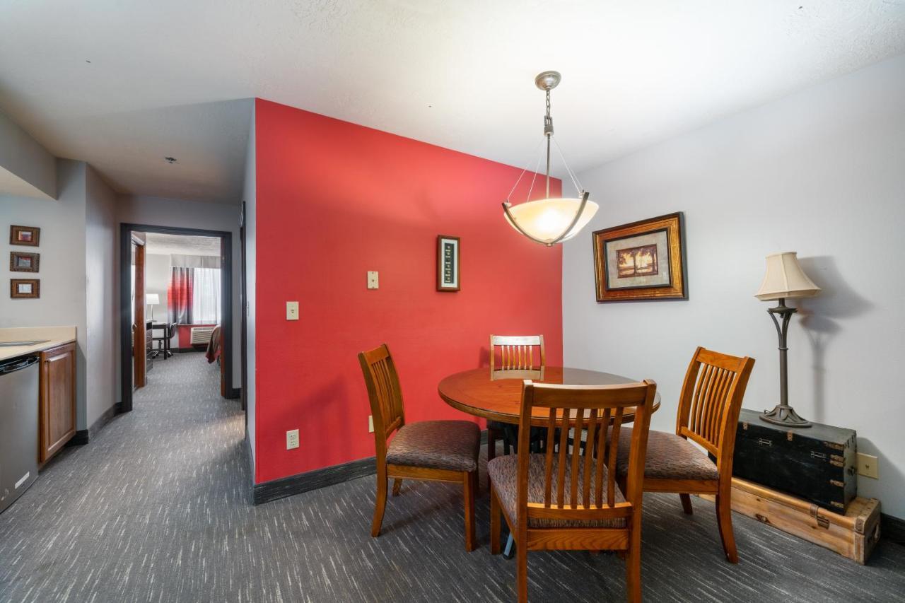 Ramada By Wyndham Sioux Falls Airport - Waterpark Resort & Event Center Kültér fotó