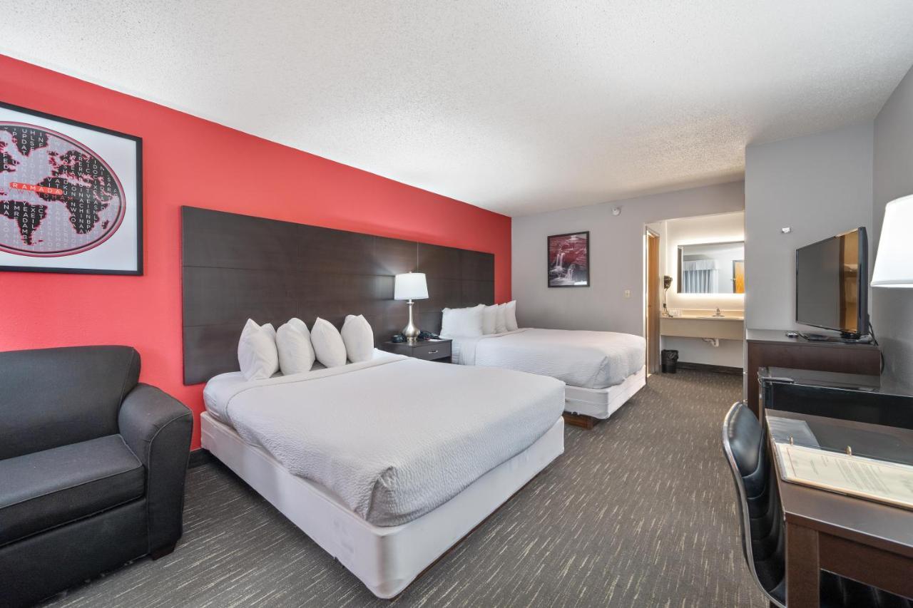 Ramada By Wyndham Sioux Falls Airport - Waterpark Resort & Event Center Kültér fotó