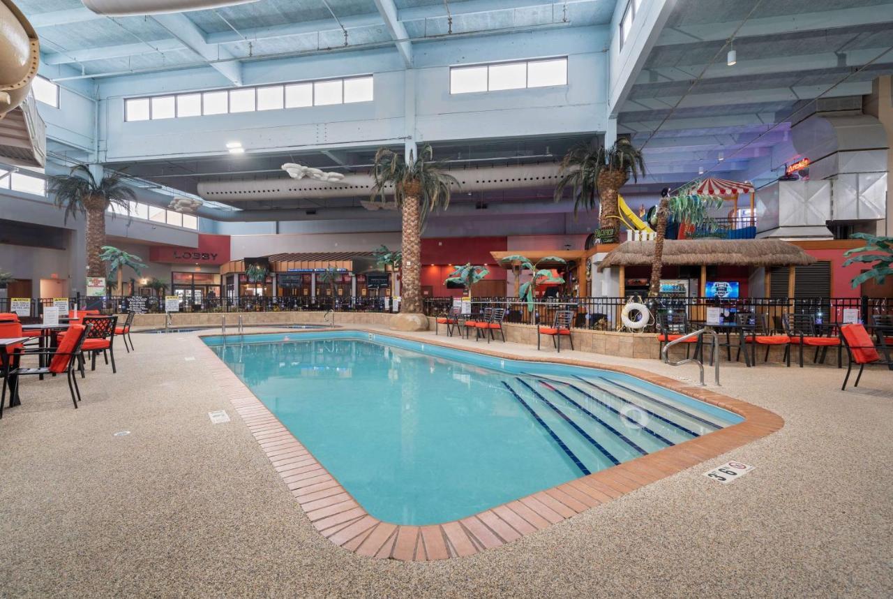 Ramada By Wyndham Sioux Falls Airport - Waterpark Resort & Event Center Kültér fotó