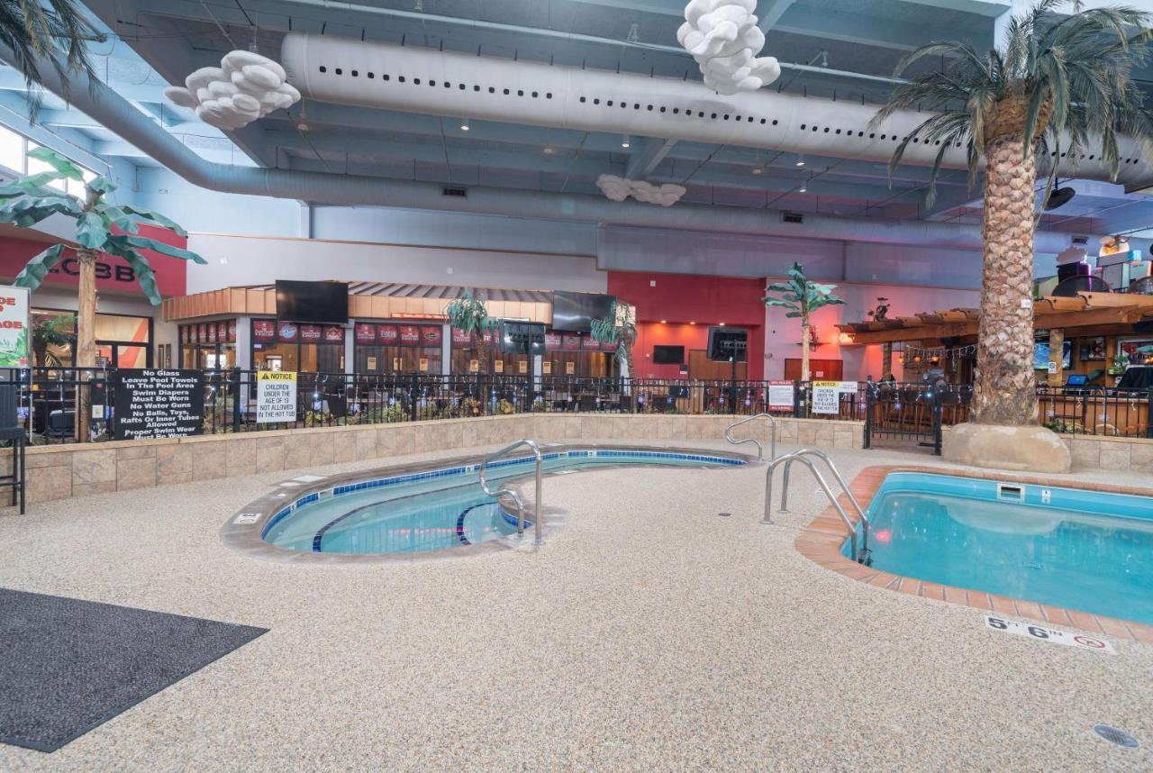 Ramada By Wyndham Sioux Falls Airport - Waterpark Resort & Event Center Kültér fotó