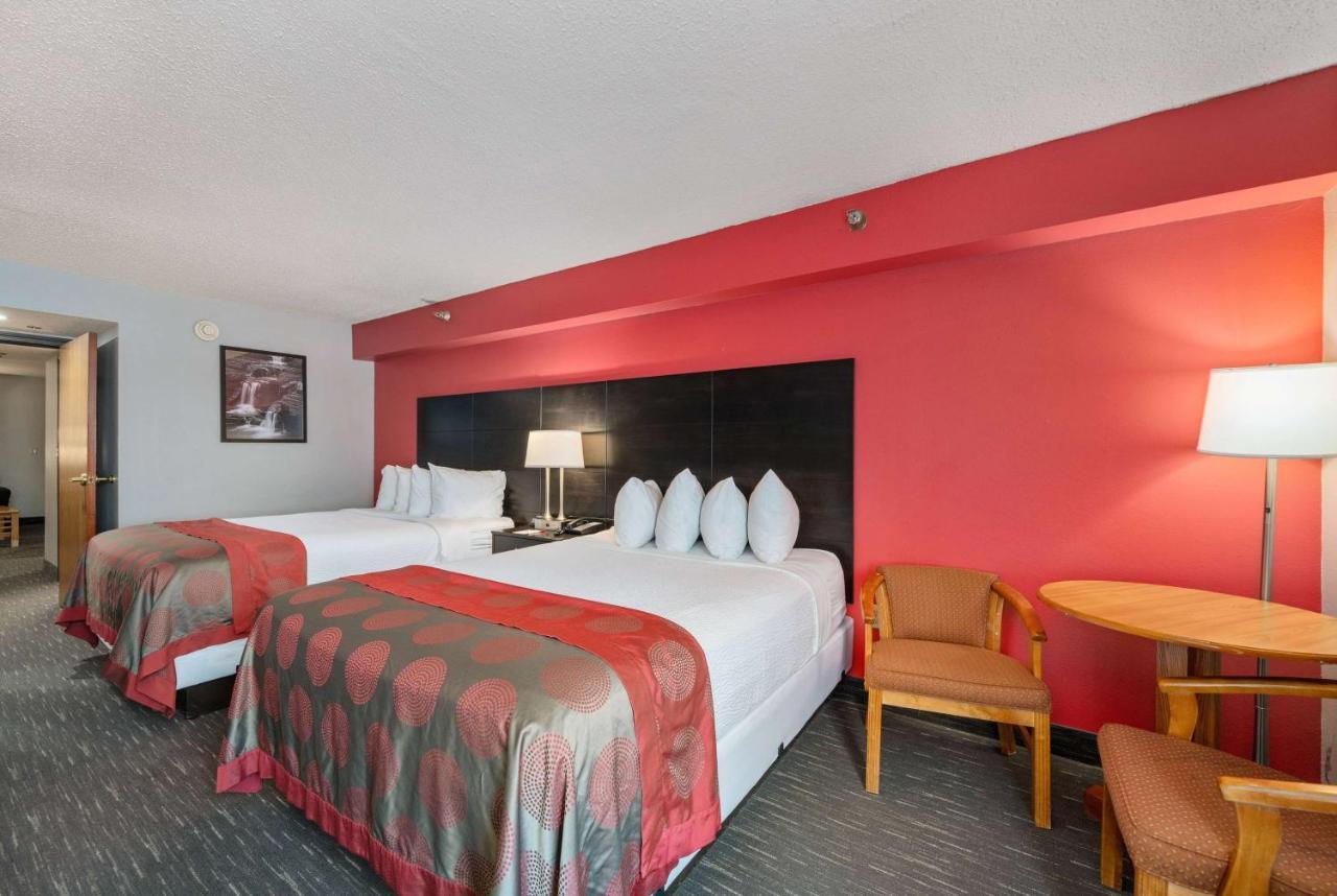 Ramada By Wyndham Sioux Falls Airport - Waterpark Resort & Event Center Kültér fotó