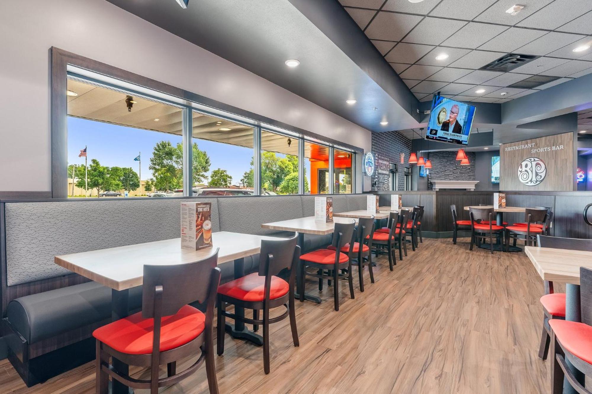 Ramada By Wyndham Sioux Falls Airport - Waterpark Resort & Event Center Kültér fotó