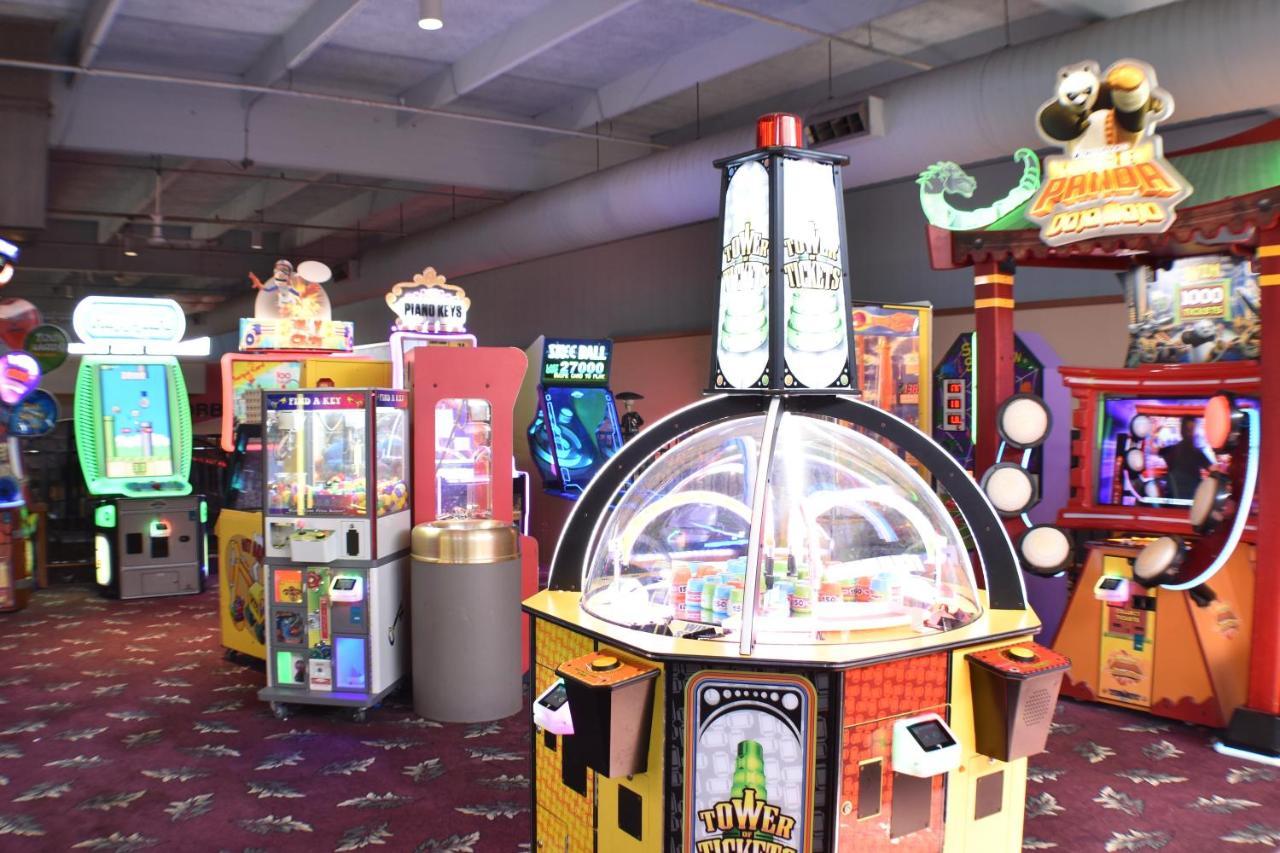 Ramada By Wyndham Sioux Falls Airport - Waterpark Resort & Event Center Kültér fotó