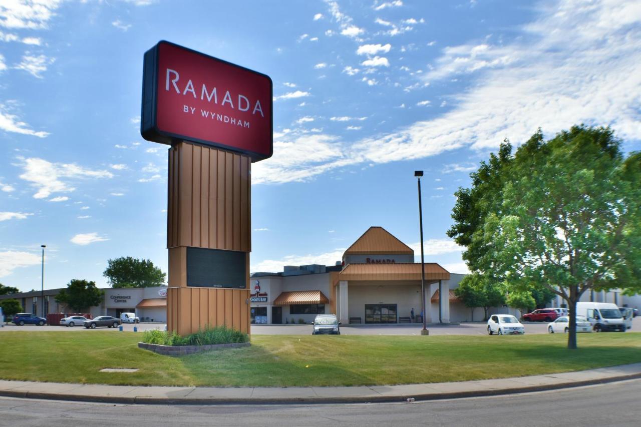 Ramada By Wyndham Sioux Falls Airport - Waterpark Resort & Event Center Kültér fotó